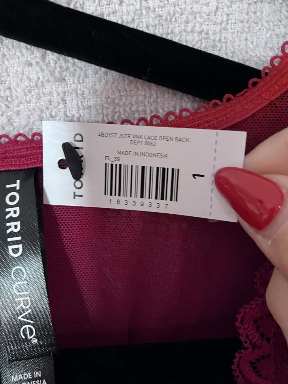 Torrid Size 1 (14-16) Red Lace V-Neck Open Back Bodysuit with Short Sleeves NWT - Picture 3 of 11